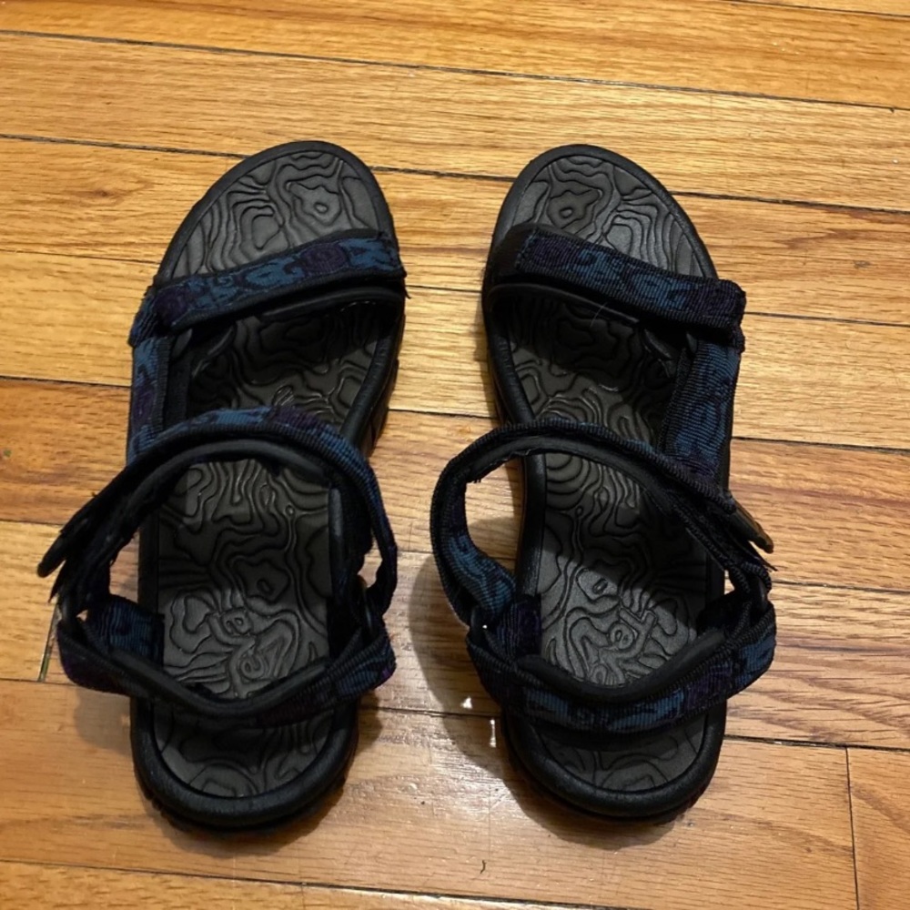 Teva hurricane women’s sandals